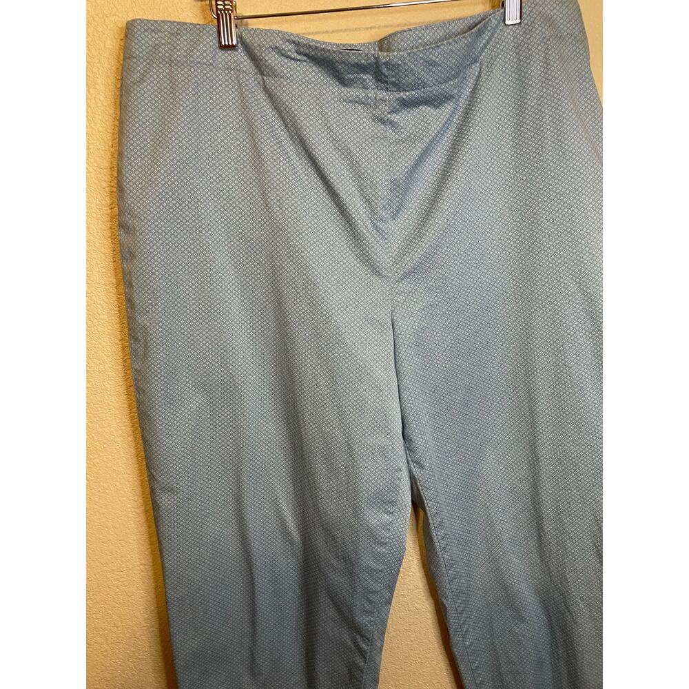 Talbots Baby Blue Cottage Print Side Zip Closure Semi Stretch Capri Pants 16 - Picture 10 of 12
